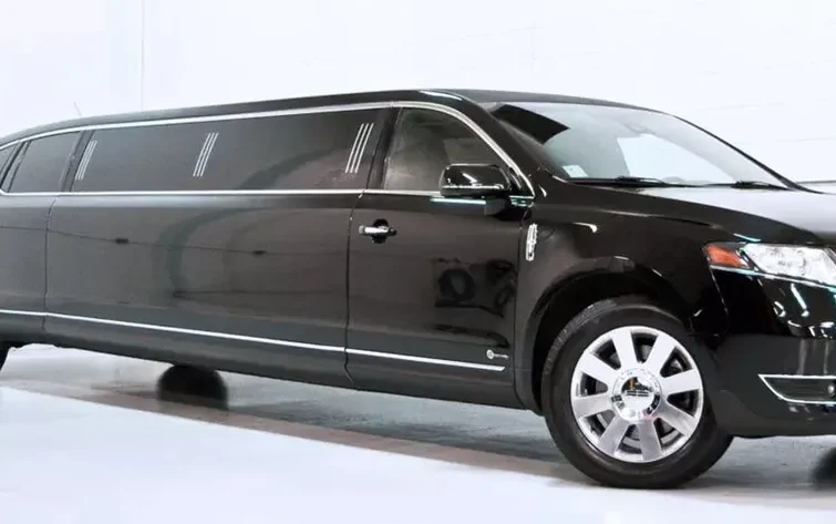Reserve-Lincoln-MKT-Stretch-in-Chicago